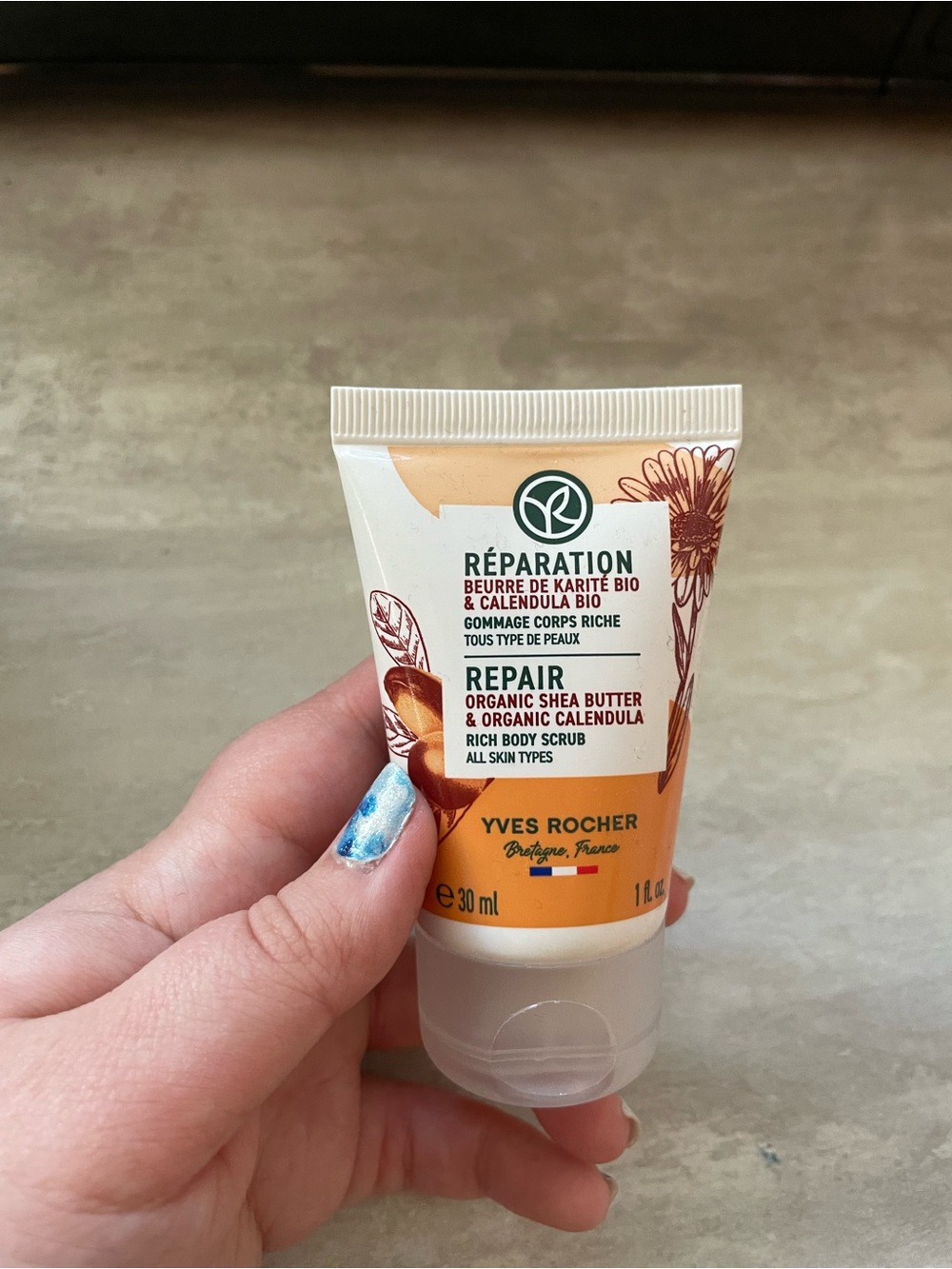 Yves Rocher Peach and White Repair Organic Shea Butter Body Scrub